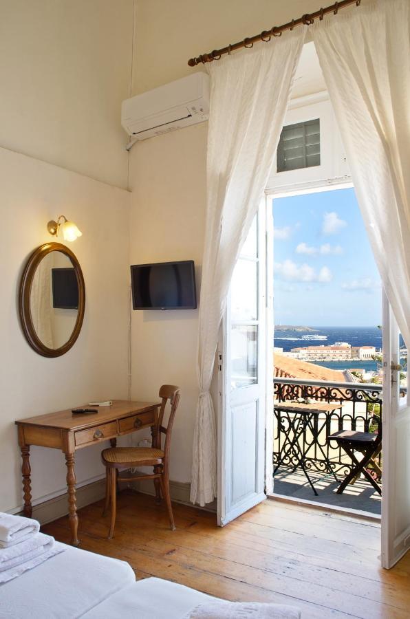 Hotel Omiros Ermoupoli Luaran gambar