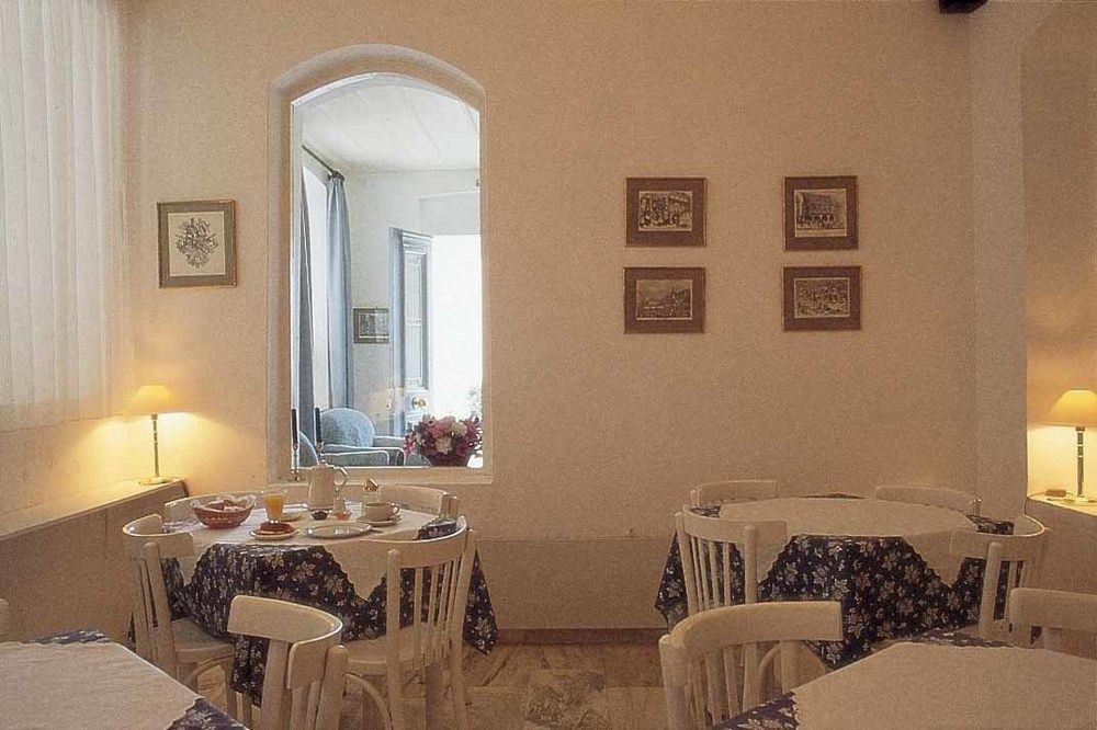 Hotel Omiros Ermoupoli Luaran gambar