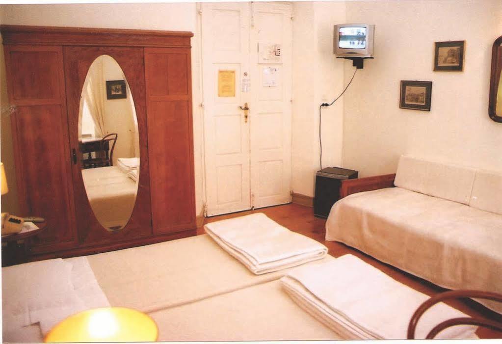 Hotel Omiros Ermoupoli Luaran gambar