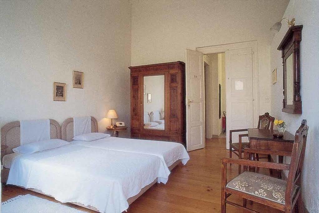 Hotel Omiros Ermoupoli Luaran gambar