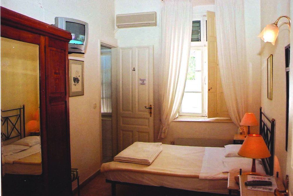 Hotel Omiros Ermoupoli Luaran gambar