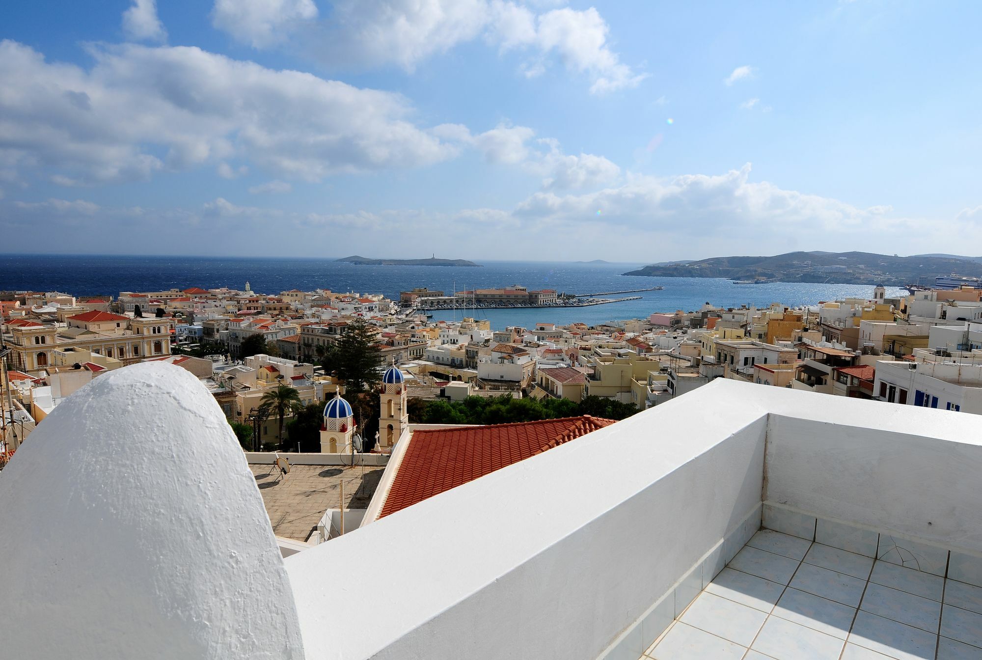 Hotel Omiros Ermoupoli Luaran gambar