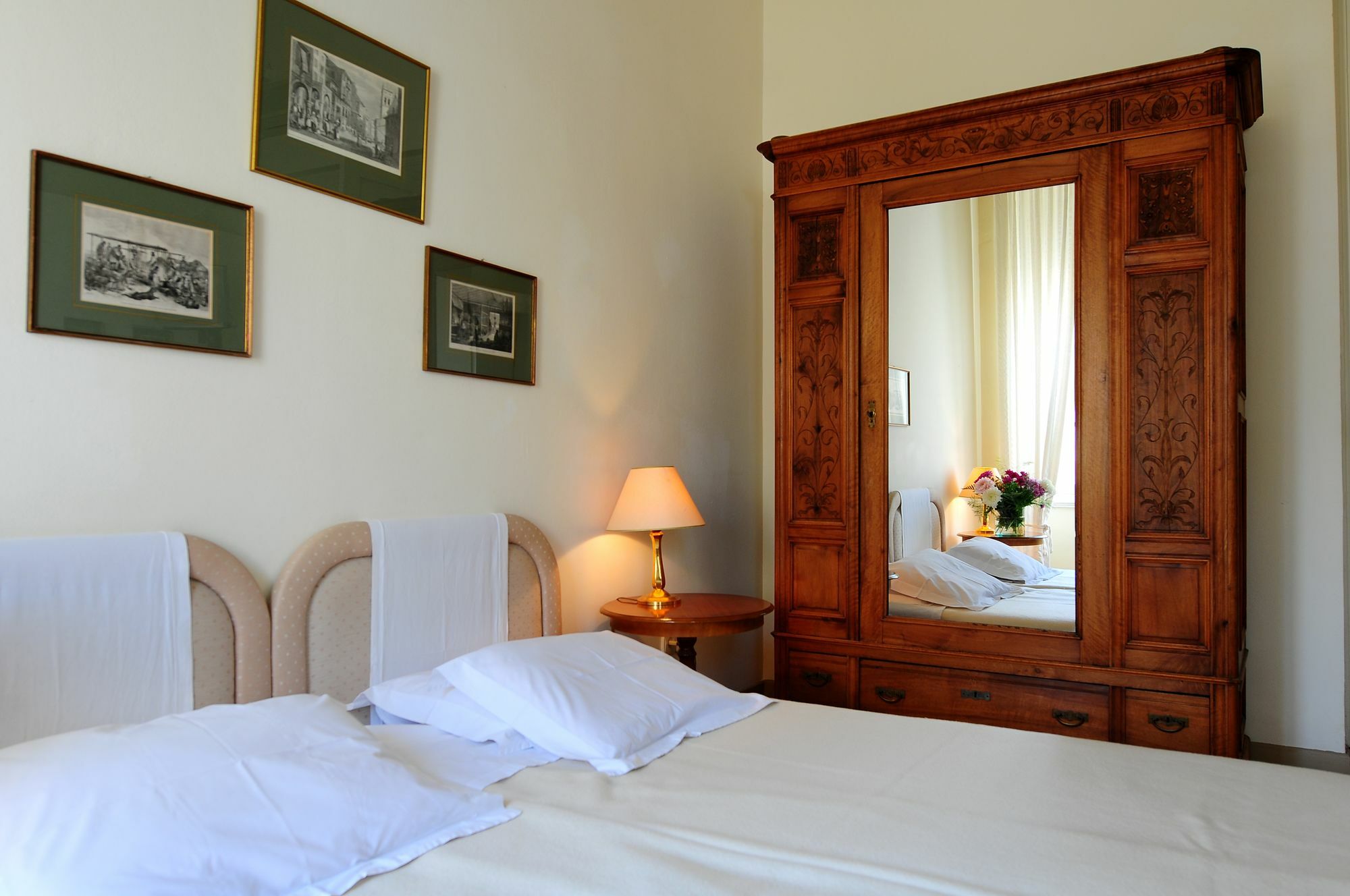 Hotel Omiros Ermoupoli Luaran gambar